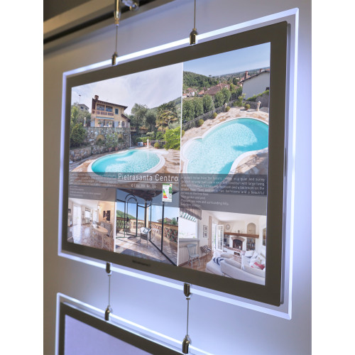 Composizione 8 espositori luminosi LED formato A3 modello Cristal per agenzie immobiliari
